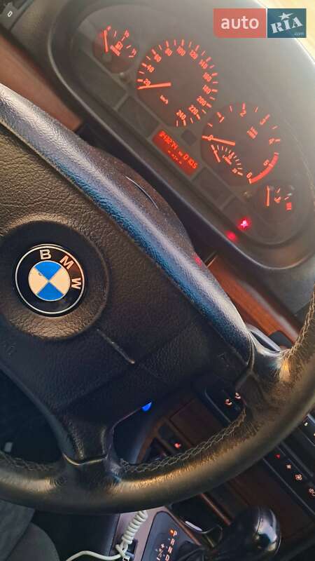 Седан BMW 3 Series 2000 в Нетешине фото 6 Седан BMW 3 Series 2000 в Нетешине