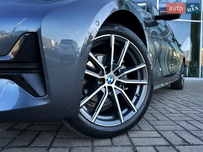 Седан BMW 3 Series 2022 в 