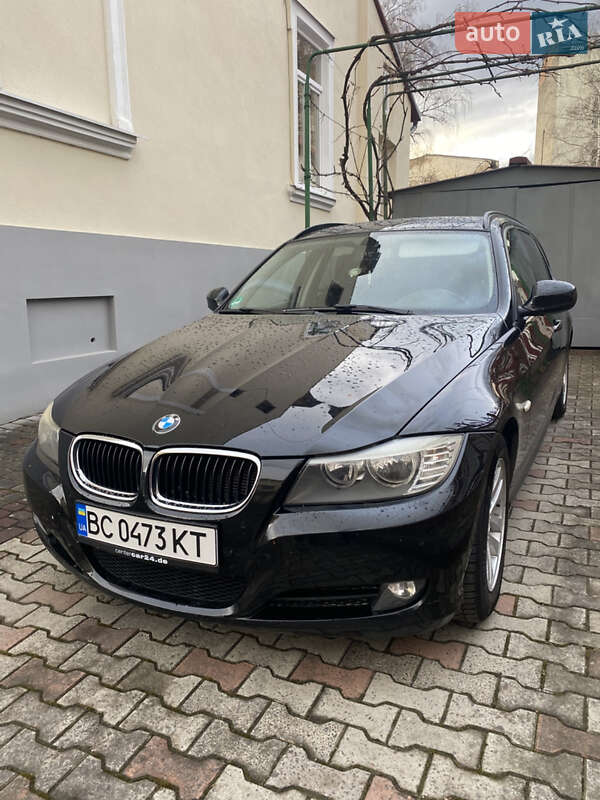 BMW 3 Series 2011