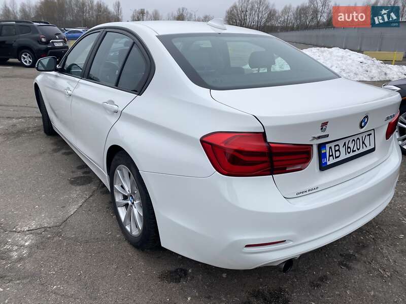 Седан BMW 3 Series 2017 в Киеве