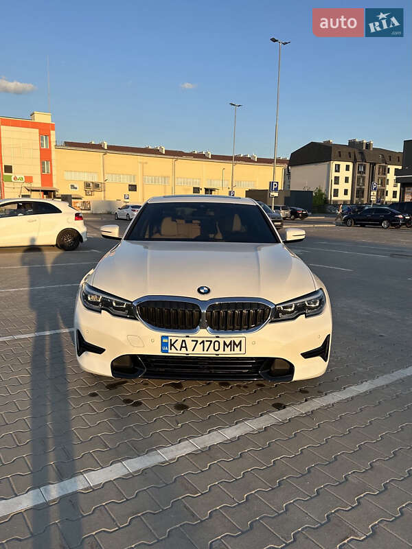 Седан BMW 3 Series 2019 в Киеве