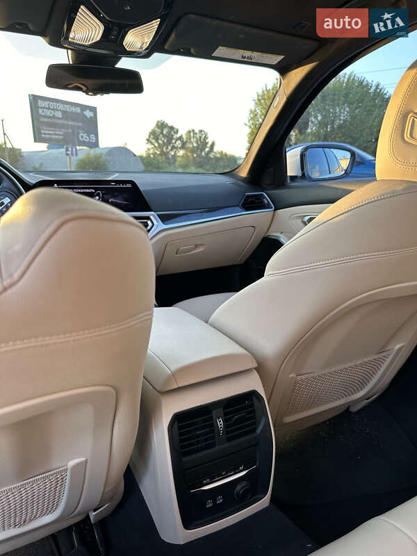 Седан BMW 3 Series 2019 в Киеве