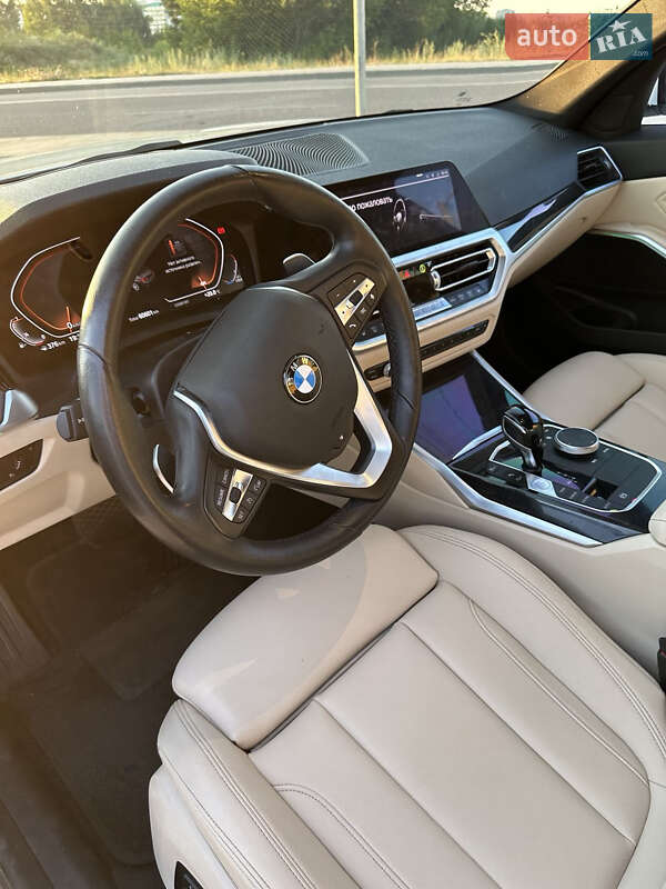 Седан BMW 3 Series 2019 в Киеве