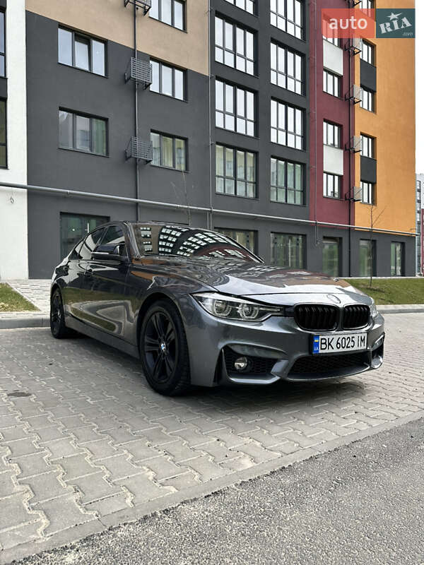 Седан BMW 3 Series 2015 в Ровно