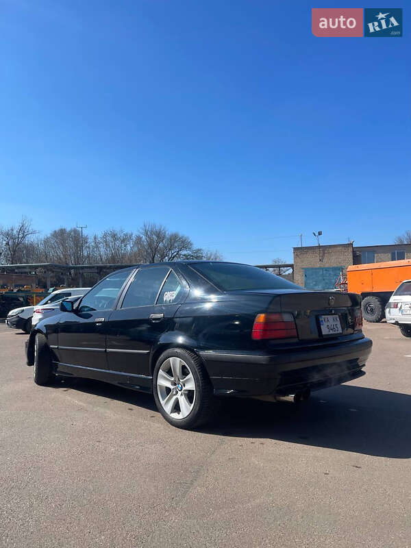 Седан BMW 3 Series 1995 в Киеве