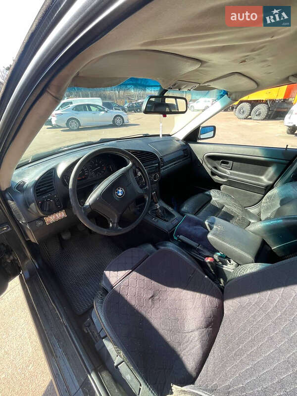 Седан BMW 3 Series 1995 в Киеве