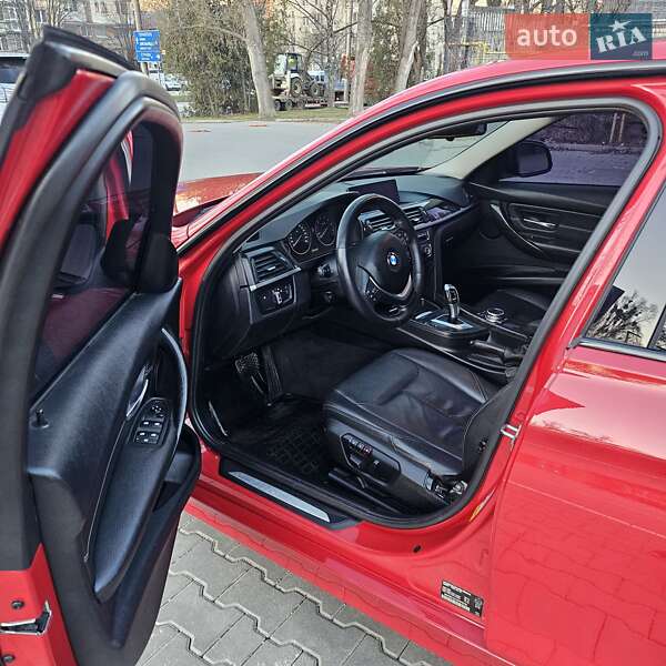 Седан BMW 3 Series 2014 в Чернівцях