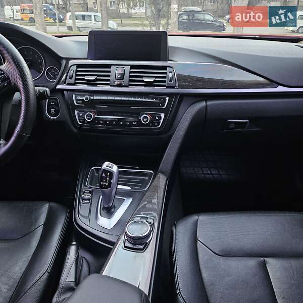Седан BMW 3 Series 2014 в Чернівцях