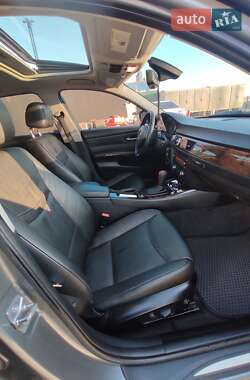 Седан BMW 3 Series 2011 в 