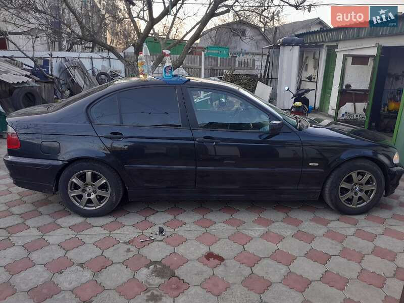 Седан BMW 3 Series 2000 в Коростене