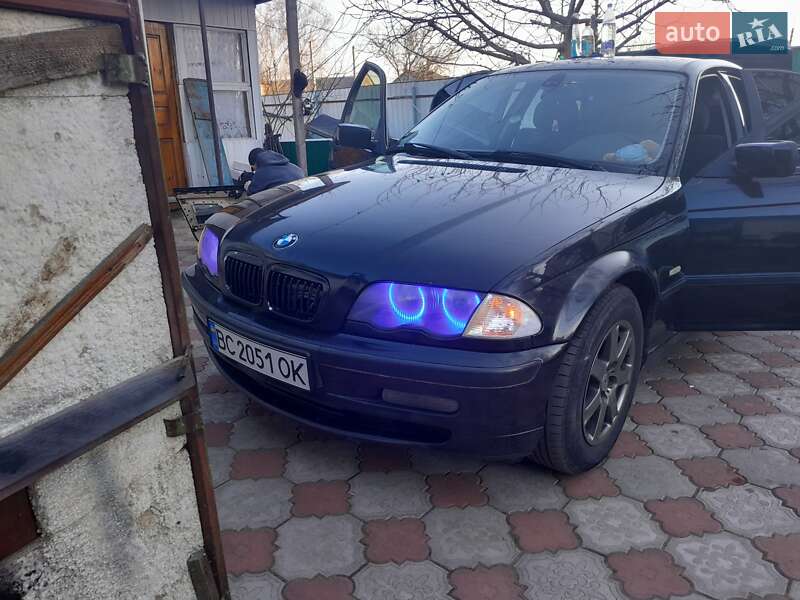 Седан BMW 3 Series 2000 в Коростене
