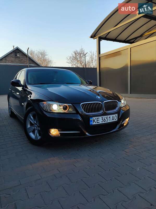 Седан BMW 3 Series 2011 в Каменском