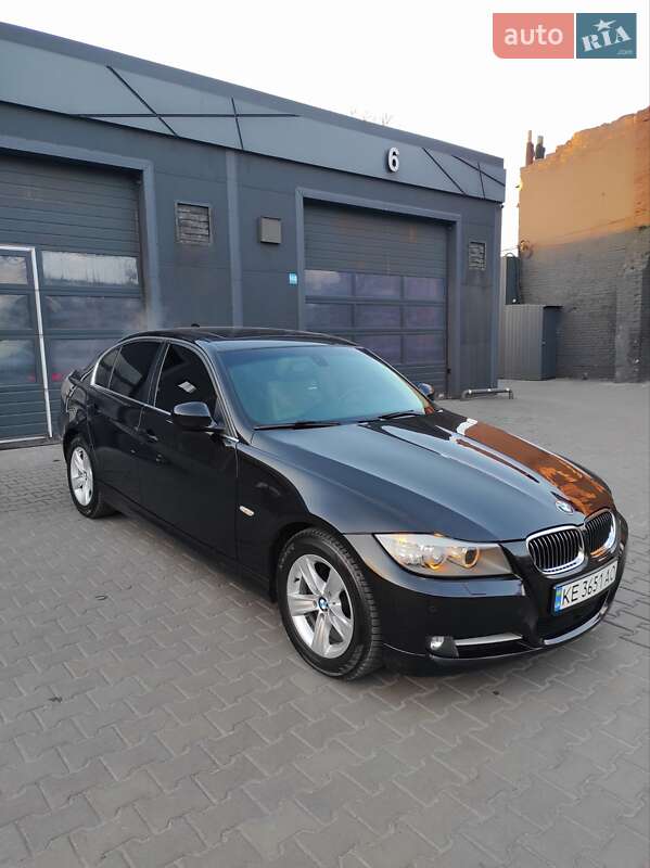 Седан BMW 3 Series 2011 в Каменском