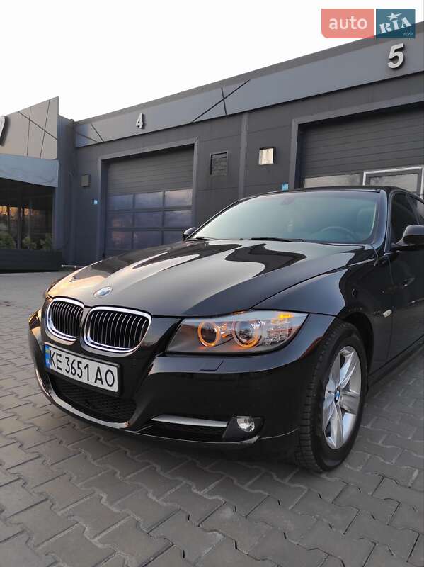 Седан BMW 3 Series 2011 в Каменском
