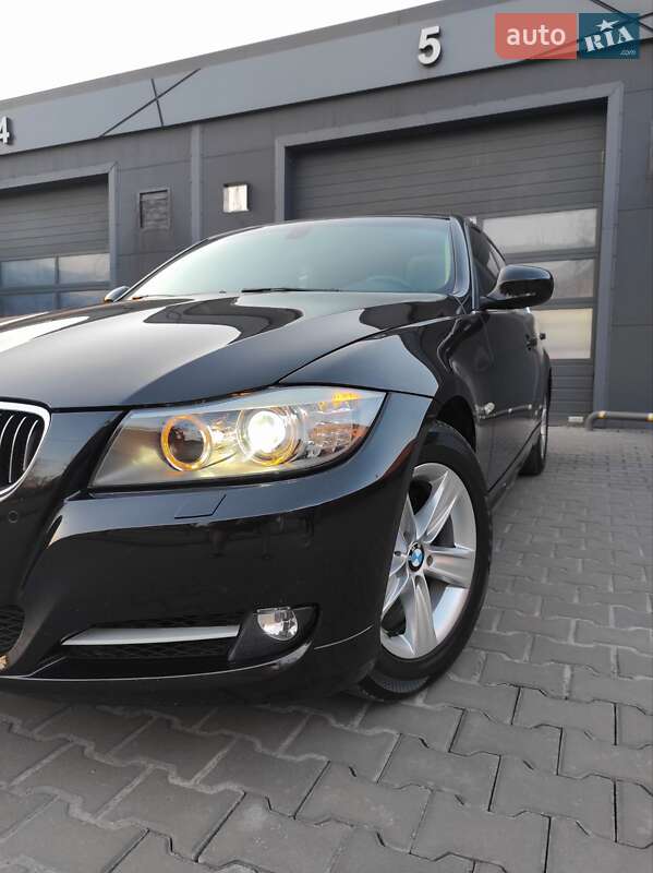 Седан BMW 3 Series 2011 в Каменском