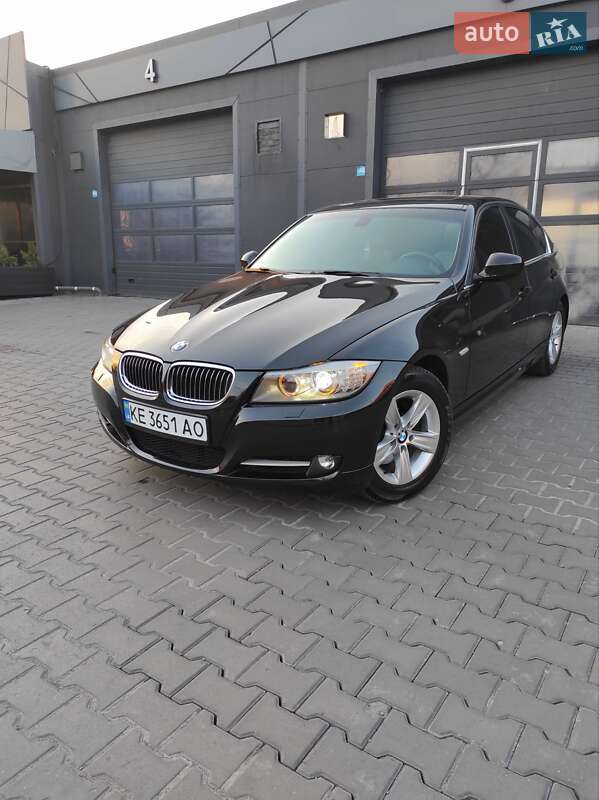 Седан BMW 3 Series 2011 в Каменском