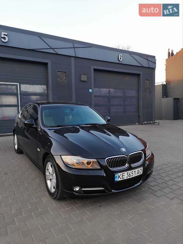 Седан BMW 3 Series 2011 в Каменском
