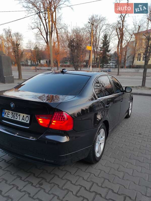 Седан BMW 3 Series 2011 в Каменском