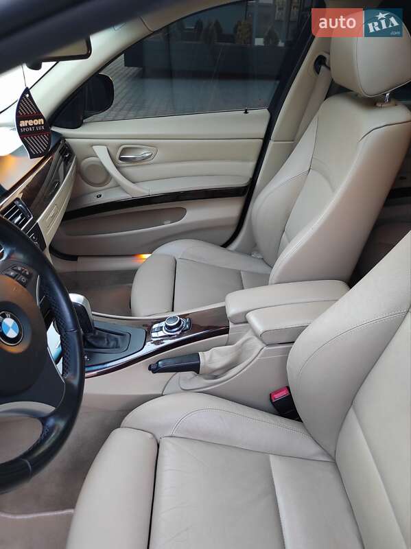 Седан BMW 3 Series 2011 в Каменском