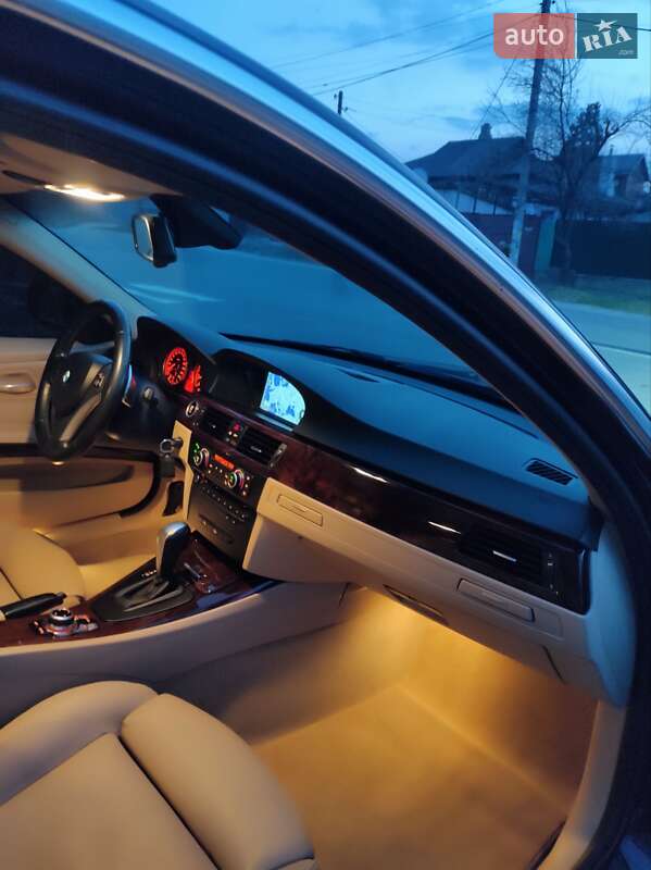 Седан BMW 3 Series 2011 в Каменском