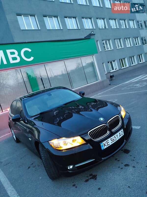 Седан BMW 3 Series 2011 в Каменском