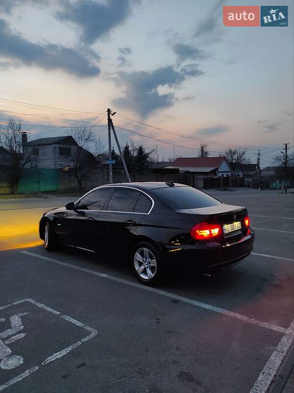 Седан BMW 3 Series 2011 в Каменском