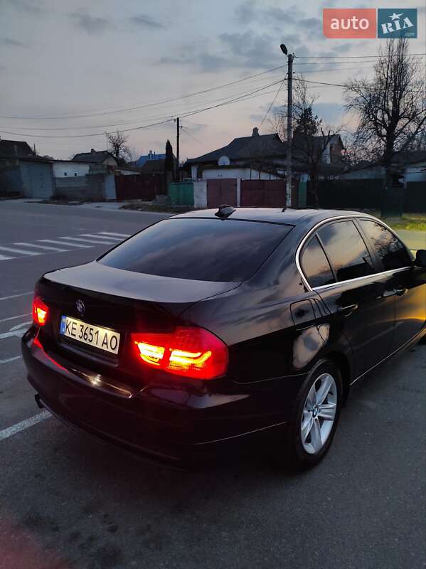 Седан BMW 3 Series 2011 в Каменском