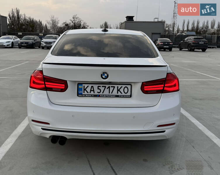 Седан BMW 3 Series 2016 в Киеве