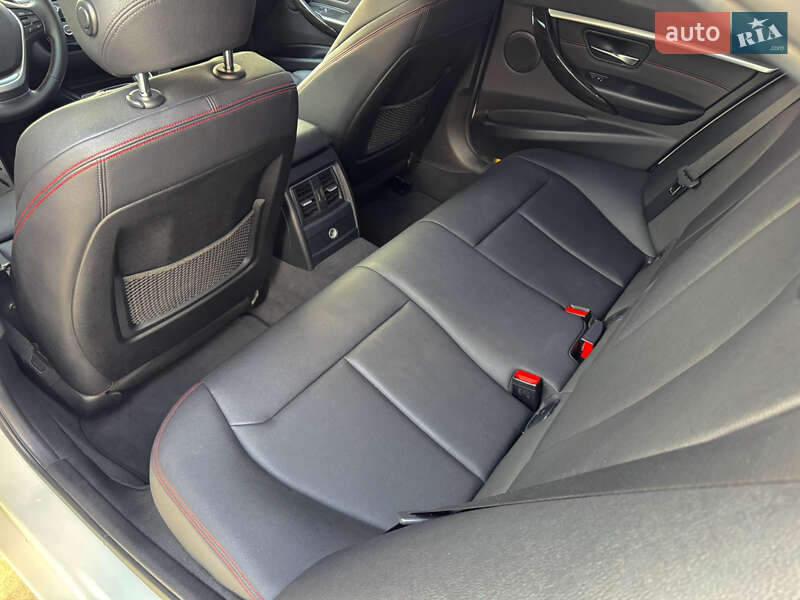 Седан BMW 3 Series 2016 в Киеве