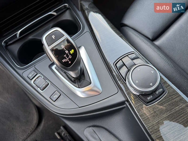 Седан BMW 3 Series 2016 в Киеве