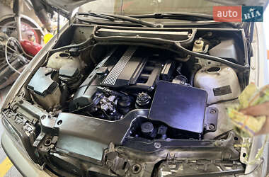 Универсал BMW 3 Series 2001 в  фото 12 Универсал BMW 3 Series 2001 в
