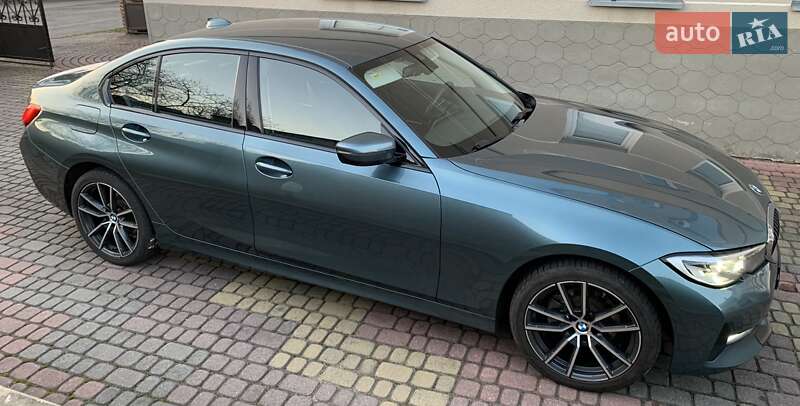 Седан BMW 3 Series 2019 в Львове