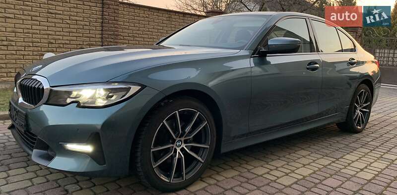 Седан BMW 3 Series 2019 в Львове