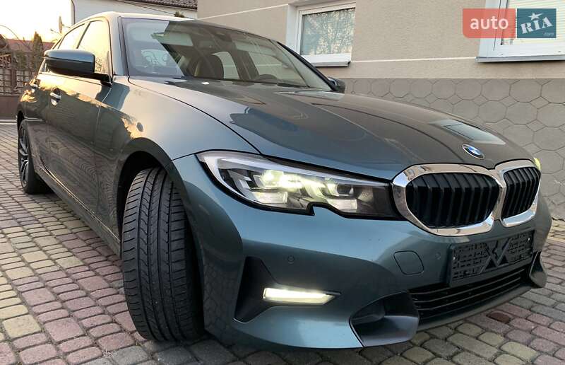 Седан BMW 3 Series 2019 в Львове