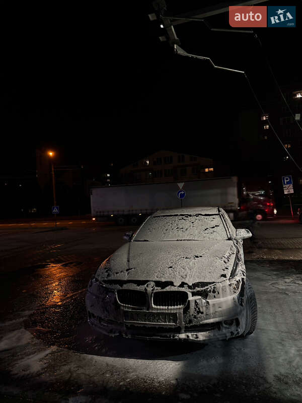 Седан BMW 3 Series 2016 в Івано-Франківську