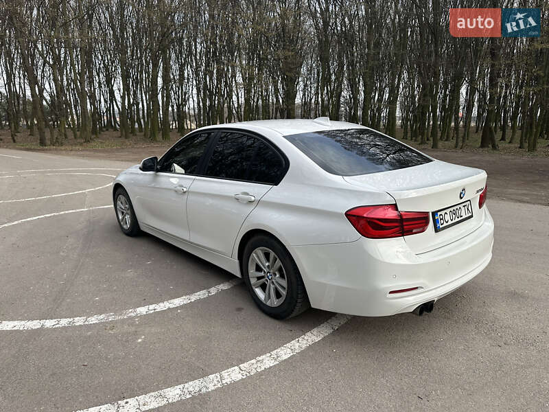 Седан BMW 3 Series 2016 в Львові