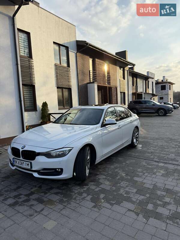 Седан BMW 3 Series 2015 в Ровно