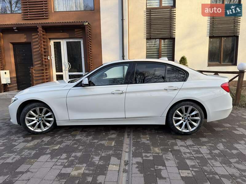 Седан BMW 3 Series 2015 в Ровно