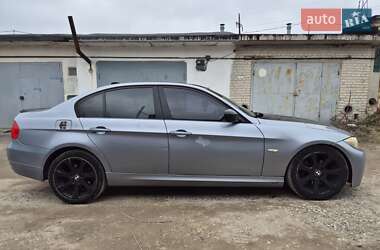 Седан BMW 3 Series 2011 в 