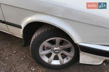 Седан BMW 3 Series 1990 в 
