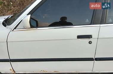 Седан BMW 3 Series 1990 в 