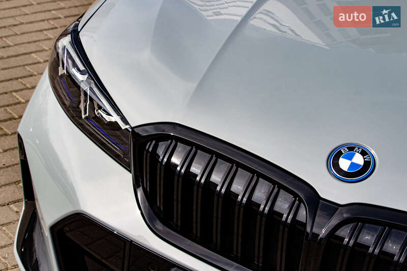 Седан BMW 3 Series 2022 в Львове