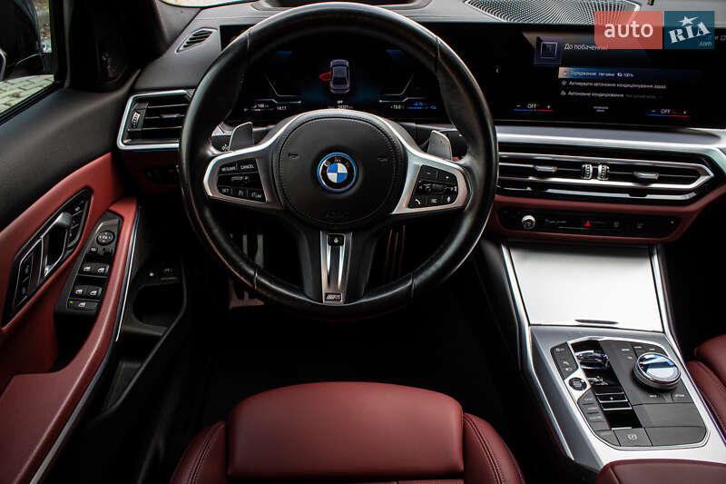 Седан BMW 3 Series 2022 в Львове