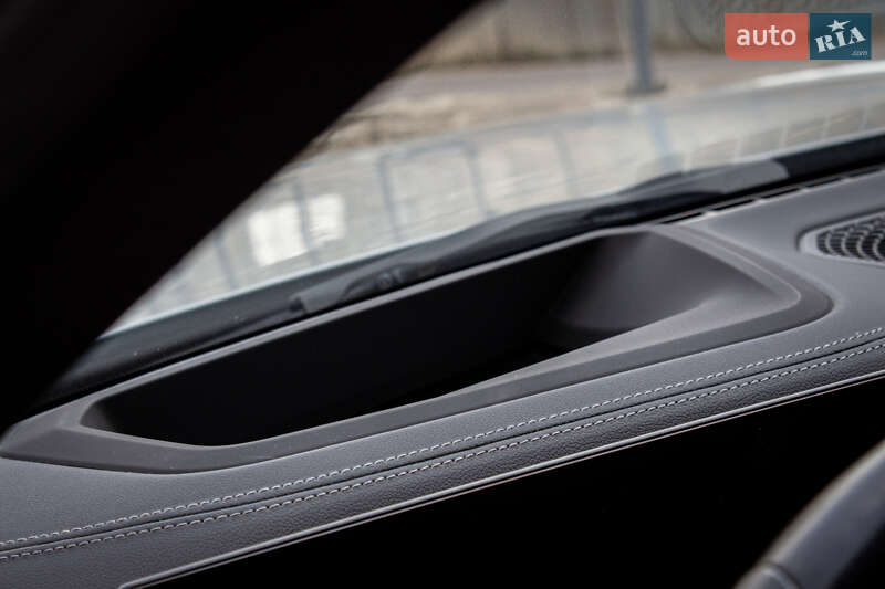 Седан BMW 3 Series 2022 в Львове