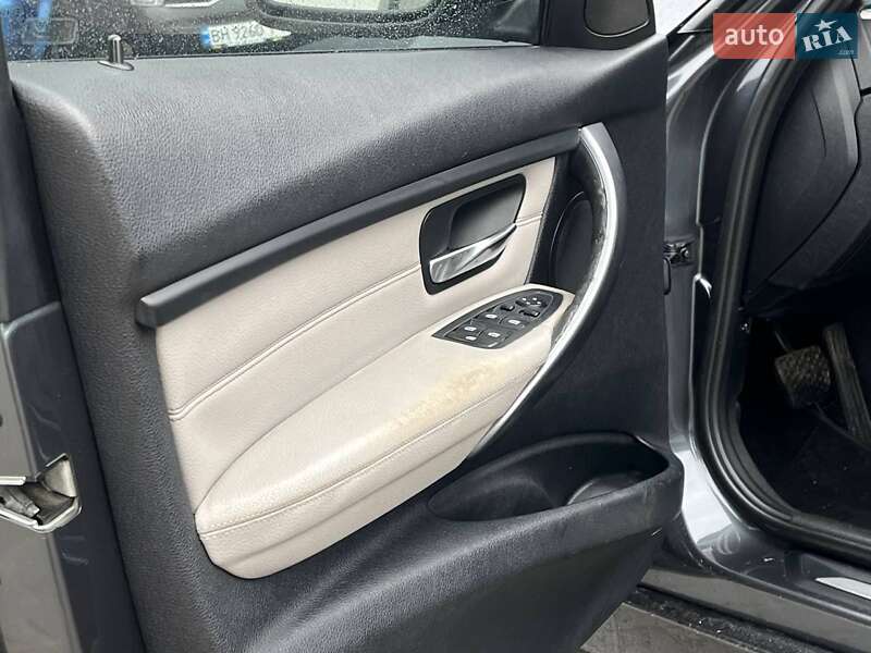 Седан BMW 3 Series 2012 в Львові