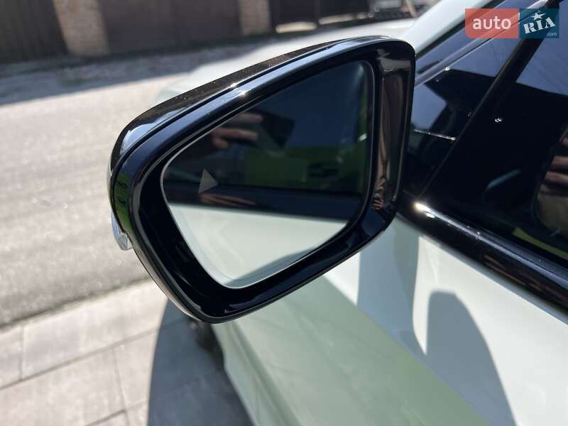 Седан BMW 3 Series 2022 в Києві