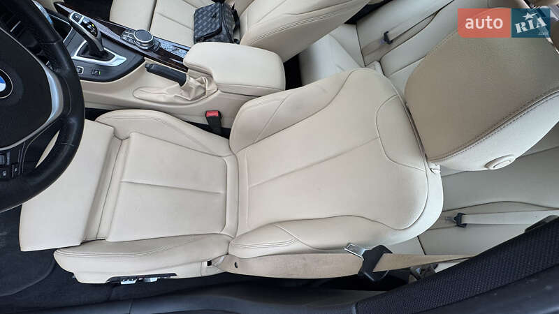 Седан BMW 3 Series 2017 в Киеве
