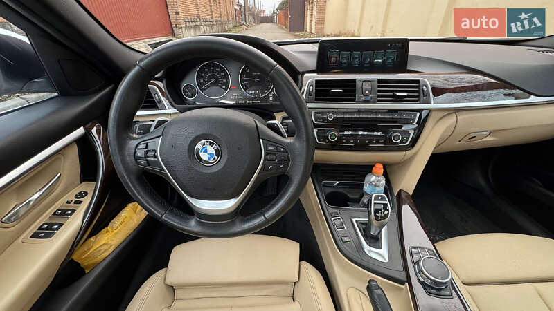 Седан BMW 3 Series 2017 в Киеве