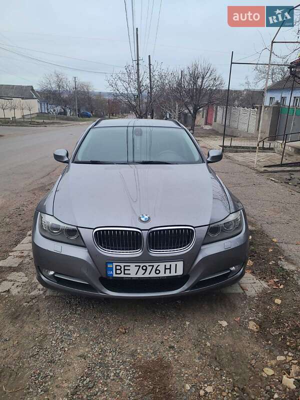 BMW 3 Series 2011