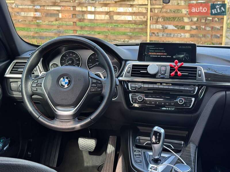 Седан BMW 3 Series 2017 в Киеве